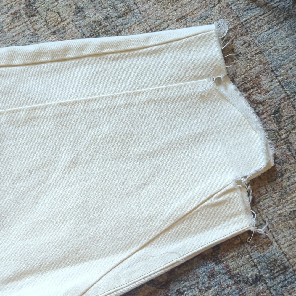 Frame Bermuda Shorts - Picture 7 of 11